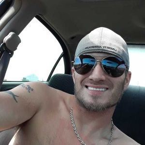 Meet your Posher, Dustin